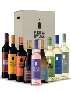 Baú com 9 garrafas (Porta da Ravessa)